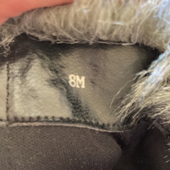 Colin Stuart black ankle boots w/ wooden heel tosses & studs.. See pictures. 🔥 - Picture 11 of 11